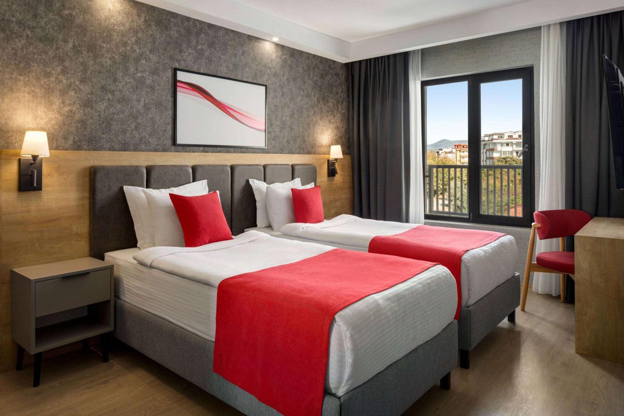 Ramada By Wyndham Dalaman Exterior foto