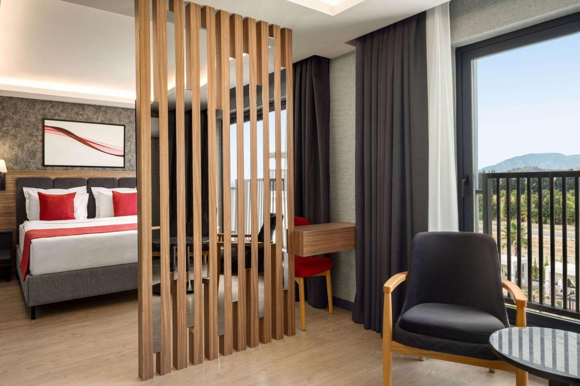 Ramada By Wyndham Dalaman Exterior foto