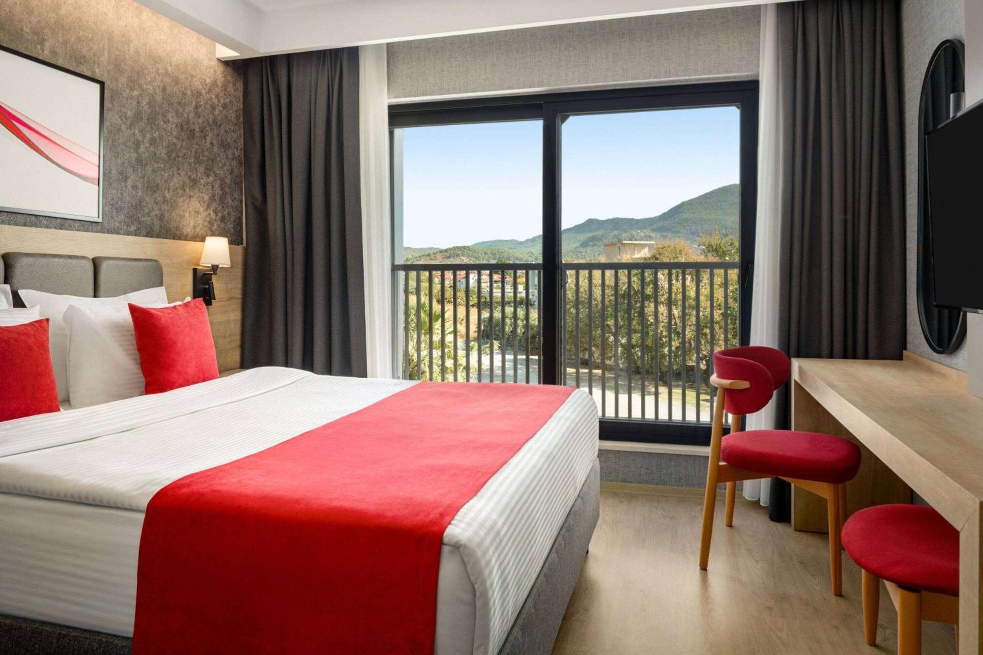 Ramada By Wyndham Dalaman Exterior foto