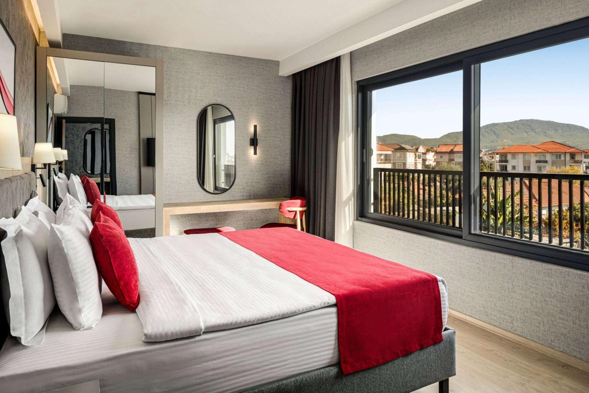 Ramada By Wyndham Dalaman Exterior foto